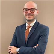 Insegnante di diritto con titolo di avvocato